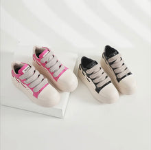 Load image into Gallery viewer, Baddie Lowtop Platform Sneakers